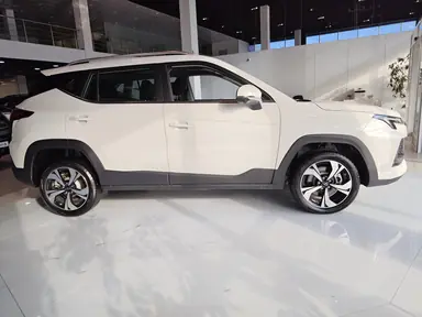 Купить Москвич 3 Белый 1.5 CVT (136 л.с.) от 1615000 ₽. в Самаре