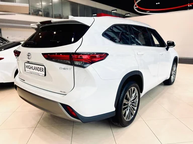Купить Toyota Highlander Белый 2.0 4WD AT (248 л.с) от 5500000 ₽. в Пензе
