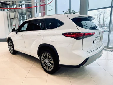 Купить Toyota Highlander Белый 2.0 4WD AT (248 л.с) от 5500000 ₽. в Пензе