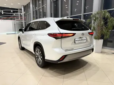 Купить Toyota Highlander Белый 2.0 4WD AT (248 л.с) от 5690000 ₽. в Пензе