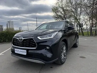 Купить Toyota Highlander, IV (XU70) Черный 2.0 AT (248 л.с.) 4WD от 5650000 ₽. в Оренбурге