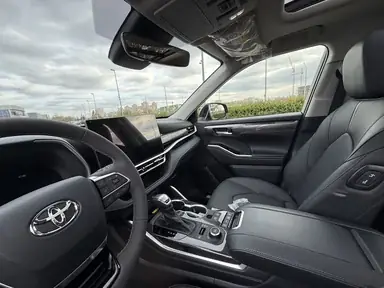 Купить Toyota Highlander, IV (XU70) Черный 2.0 AT (248 л.с.) 4WD от 5650000 ₽. в Оренбурге