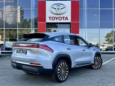 Купить Geely Galaxy Starship 7, I Серебряный 1.5hyb DHT (238 л.с.) от 3950000 ₽. в Ставрополе