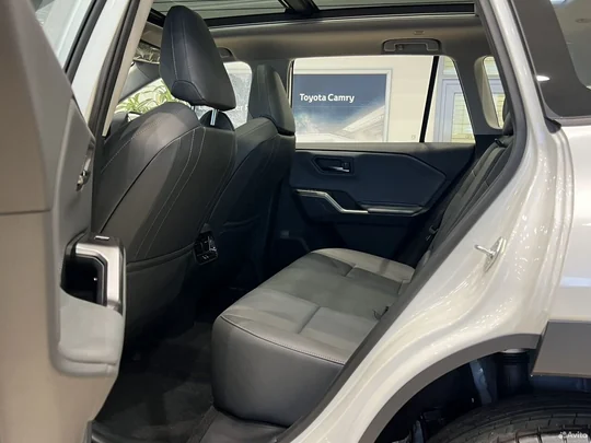 RAV4, VI