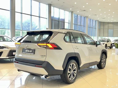 Купить Toyota RAV4, V Белый 2.0 4WD CVT (171 л.с.) от 4100000 ₽. в Ставрополе
