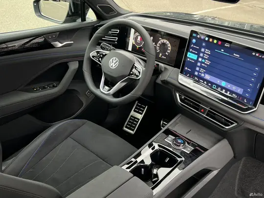Tiguan L, III