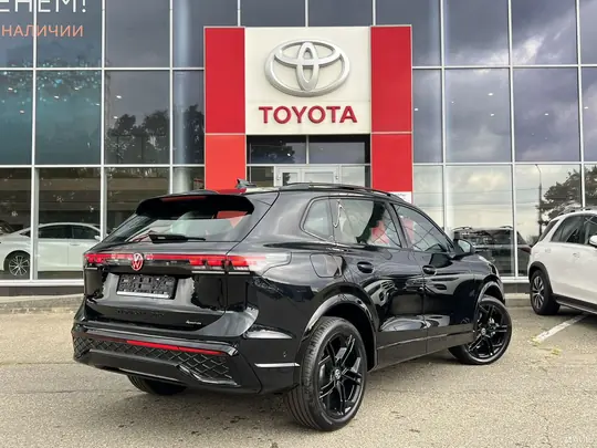 Tiguan L, III