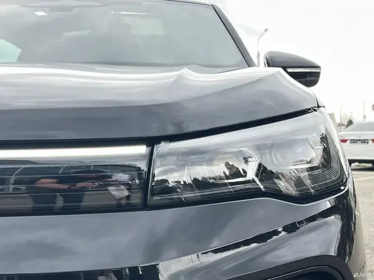 Tiguan L, III