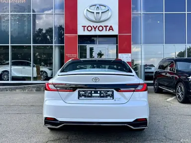Купить Toyota Camry, XV80 Белый 2.0hyb CVT (231 л.с.) от 4475000 ₽. в Ставрополе