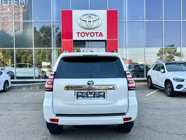 Купить Toyota Land Cruiser Prado Белый 4.0 AT (249 л.с.) 4WD от 6900000 ₽. в Ставрополе