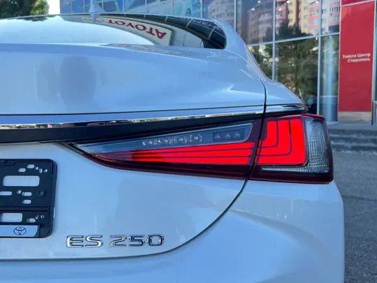 ES