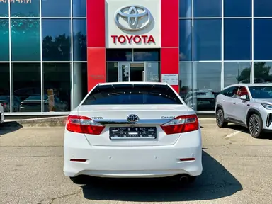 Купить Toyota Camry Белый 2.5 AT (181 л.с.) от 1620000 ₽. в Ставрополе
