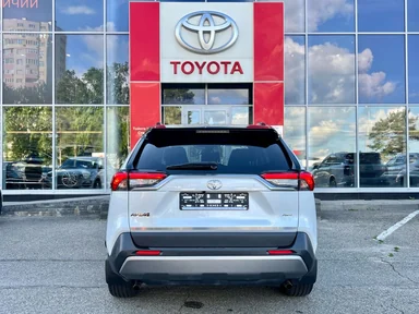 Купить Toyota RAV4 Белый 2.0 CVT (149 л.с.) 4WD от 2820000 ₽. в Ставрополе