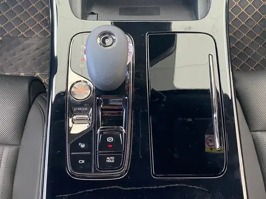 M8