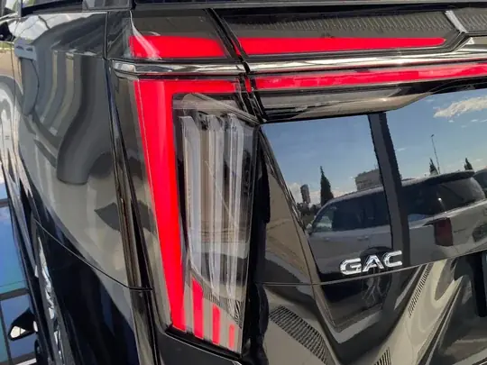 M8