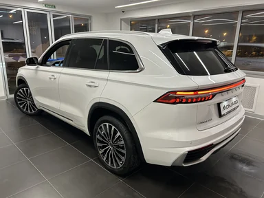 Купить Geely Monjaro, I Белый 2.0 AT (238 л.с.) 4WD от 4125000 ₽. в Оренбурге