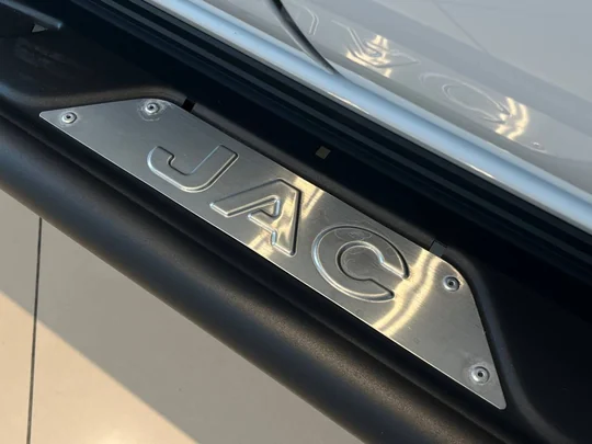 T9