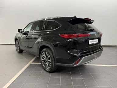 Купить Toyota Highlander, IV (XU70) Черный 2.0 AT (248 л.с.) 4WD от 5299000 ₽. в Самаре