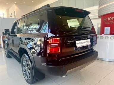 Купить Toyota Land Cruiser Prado, 250 Series Черный 2.8d AT (204 л.с.) 4WD от 11800000 ₽. в Саратове