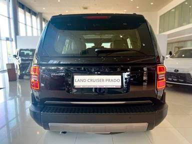Купить Toyota Land Cruiser Prado, 250 Series Черный 2.8d AT (204 л.с.) 4WD от 11800000 ₽. в Саратове