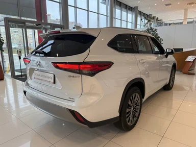 Купить Toyota Highlander, IV (XU70) Белый 2.0 AT (248 л.с.) 4WD от 5550000 ₽. в Саратове